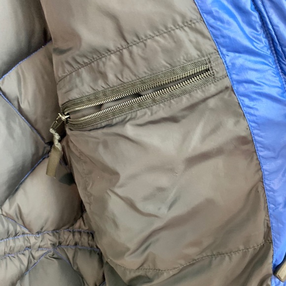 Blue, The North Face puffer jacket quilted pattern - Picture 6 of 8